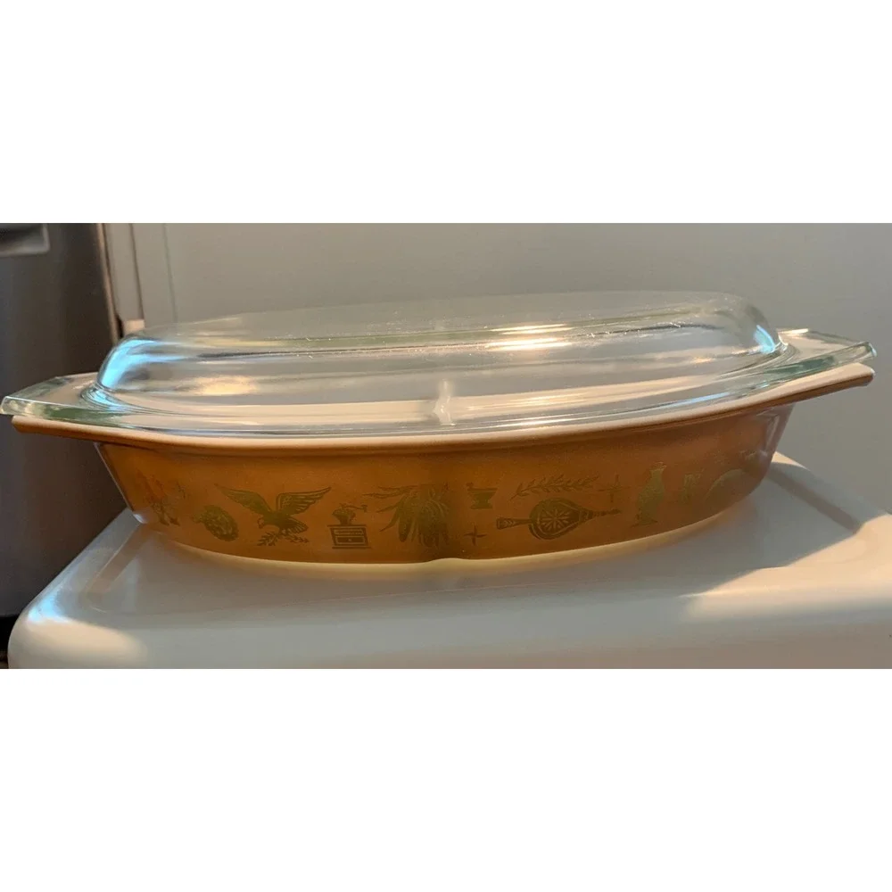 Vintage Pyrex 19 Oval Casserole Dish w/945C33 Early American Brown 1- 1/2 Quart